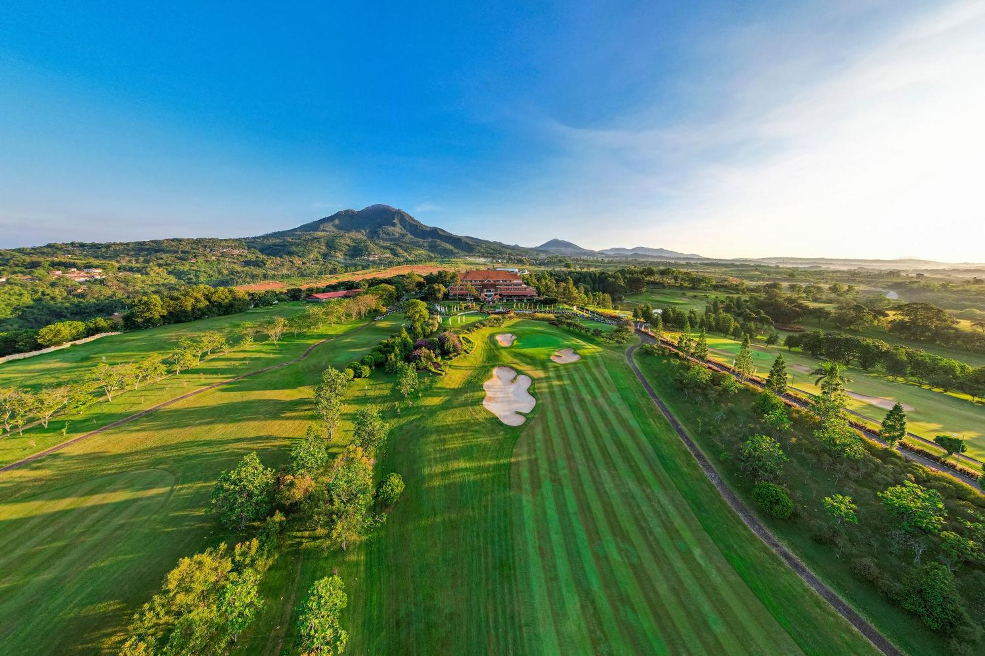 Jatinangor National Golf & Resort Eksteriør bilde